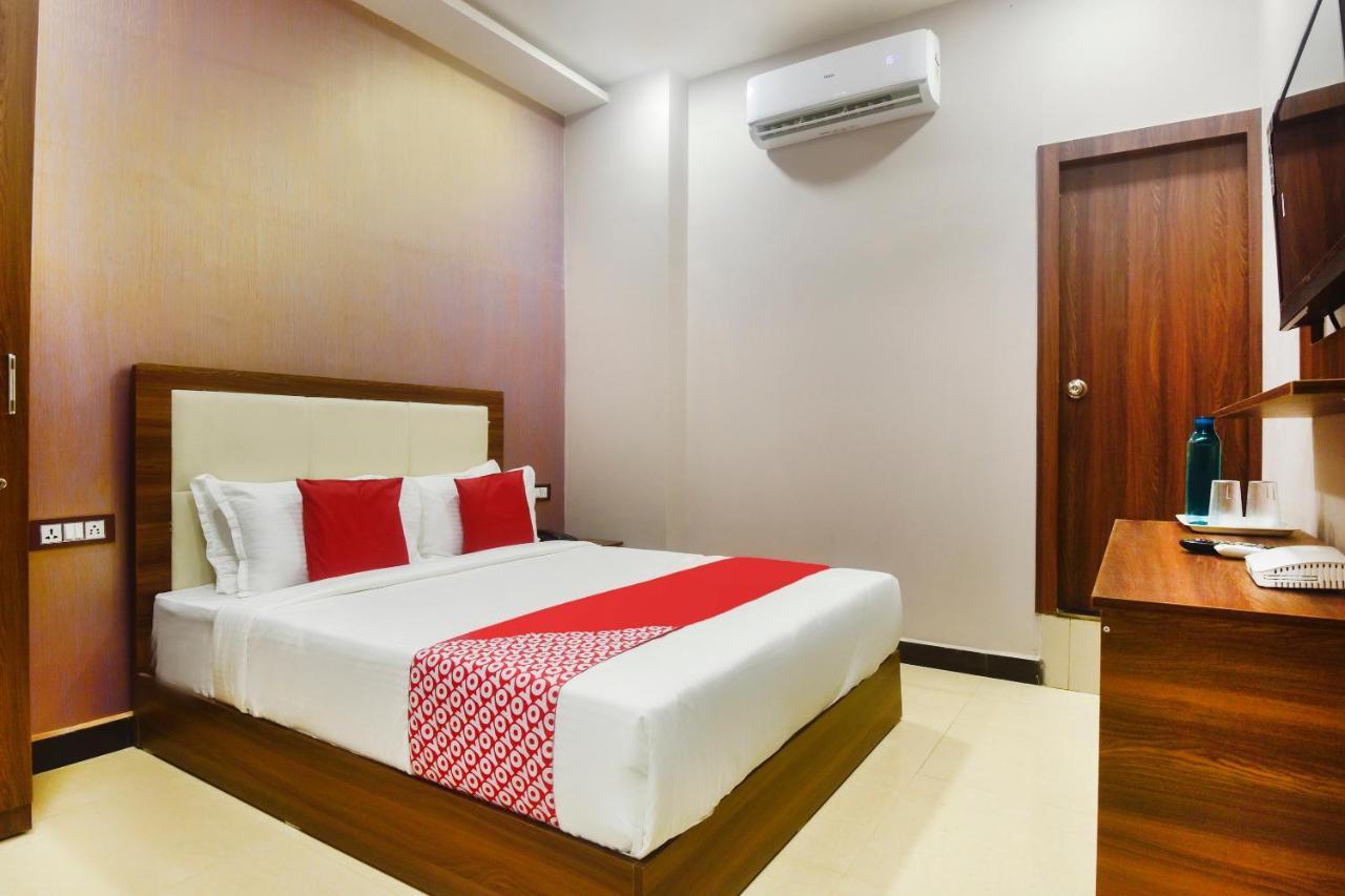 Hotel Blue Sky Residency Bombaj